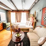 Nosticova Heritage