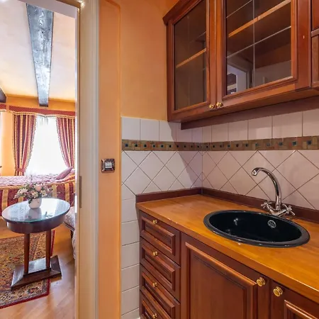 Nosticova Aparthotel *