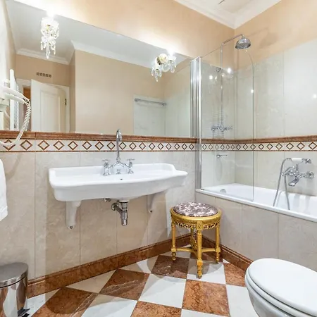 Apart Otel Nosticova Heritage