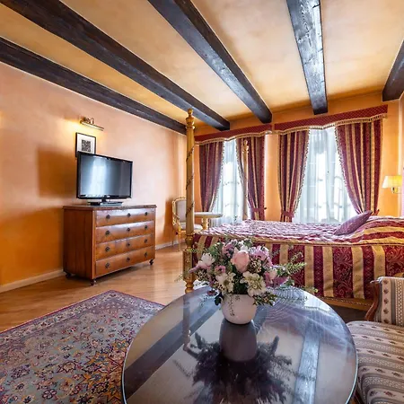 Nosticova Heritage Apart Otel