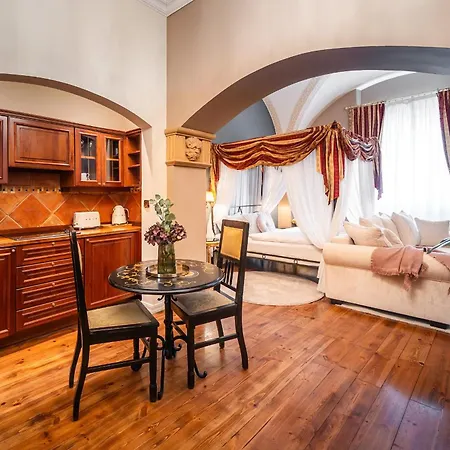 Nosticova Heritage 4*