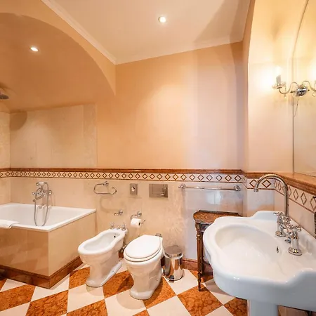 Nosticova Heritage 4*